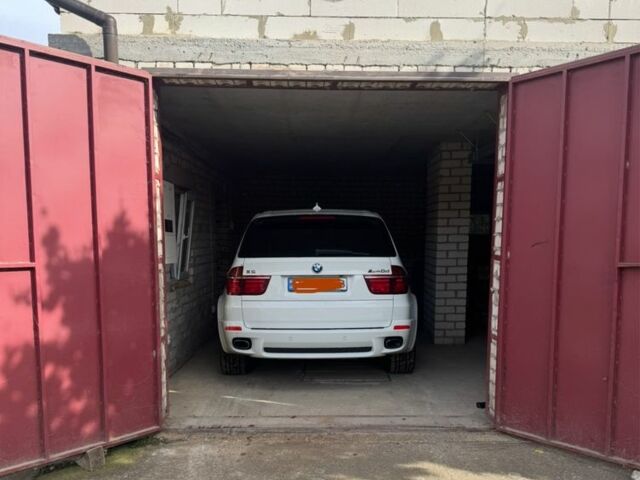 БМВ Х5 М 2011 у Херсоні на Automoto.ua Білий БМВ Х5 М, об'ємом двигуна 3 л та пробігом 239 тис. км за 18000 $, фото 4 на Automoto.ua