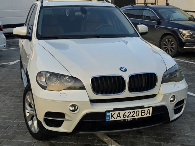 Белый БМВ Х5 М, объемом двигателя 3 л и пробегом 176 тыс. км за 15500 $, фото 7 на Automoto.ua