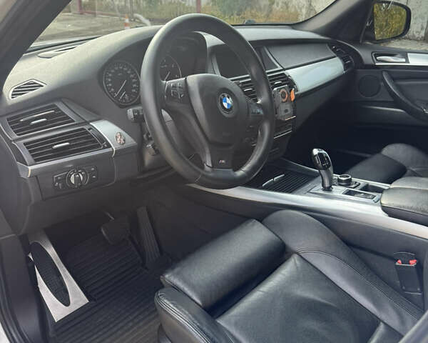 БМВ Х5 М 2011 у Херсоні на Automoto.ua Білий БМВ Х5 М, об'ємом двигуна 3 л та пробігом 239 тис. км за 18000 $, фото 14 на Automoto.ua