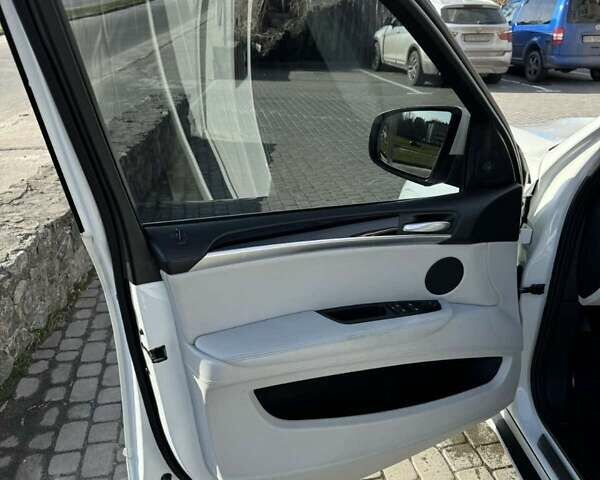 БМВ Х5 М 2011 в Хмельницком на Automoto.ua Белый БМВ Х5 М, объемом двигателя 4.39 л и пробегом 167 тыс. км за 19900 $, фото 3 на Automoto.ua