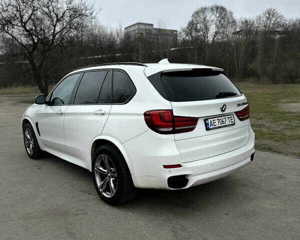 Белый БМВ Х5 М, объемом двигателя 3 л и пробегом 207 тыс. км за 29000 $, фото 5 на Automoto.ua