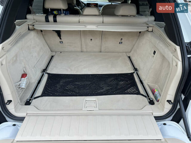 БМВ Х5 М 2014 в Днепре (Днепропетровске) на Automoto.ua Белый БМВ Х5 М, объемом двигателя 2.99 л и пробегом 120 тыс. км за 34000 $, фото 13 на Automoto.ua