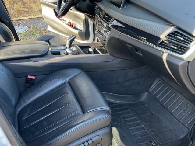 Білий БМВ Х5 М, об'ємом двигуна 3 л та пробігом 180 тис. км за 40000 $, фото 7 на Automoto.ua