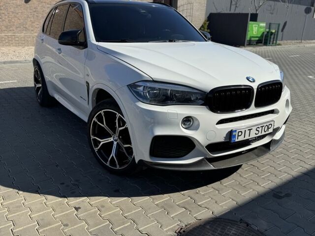 Белый БМВ Х5 М, объемом двигателя 3 л и пробегом 215 тыс. км за 34500 $, фото 7 на Automoto.ua