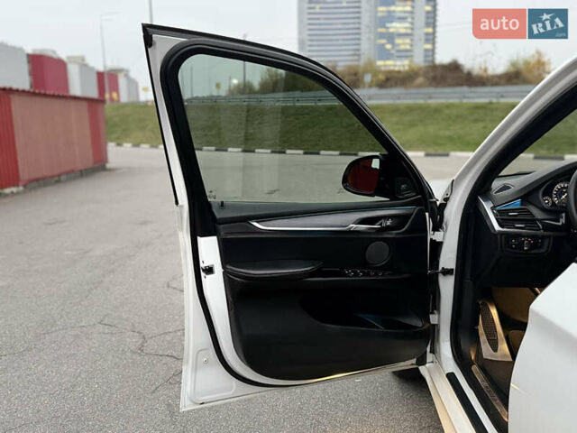 Белый БМВ Х5 М, объемом двигателя 2.99 л и пробегом 230 тыс. км за 37000 $, фото 9 на Automoto.ua