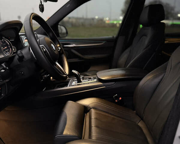 Белый БМВ Х5 М, объемом двигателя 2.99 л и пробегом 230 тыс. км за 37000 $, фото 13 на Automoto.ua