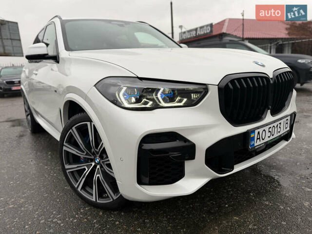 Белый БМВ Х5 М, объемом двигателя 2.99 л и пробегом 22 тыс. км за 92800 $, фото 2 на Automoto.ua