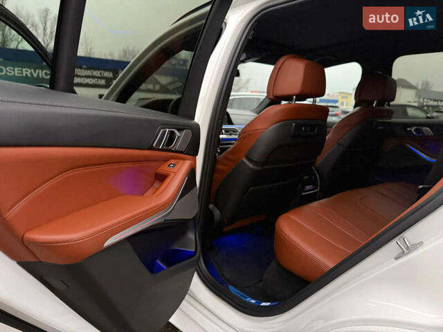 Белый БМВ Х5 М, объемом двигателя 2.99 л и пробегом 22 тыс. км за 92800 $, фото 51 на Automoto.ua