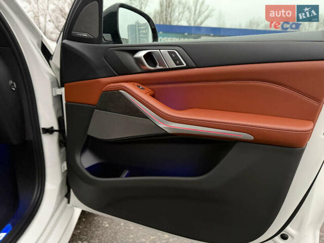 Белый БМВ Х5 М, объемом двигателя 2.99 л и пробегом 22 тыс. км за 92800 $, фото 57 на Automoto.ua