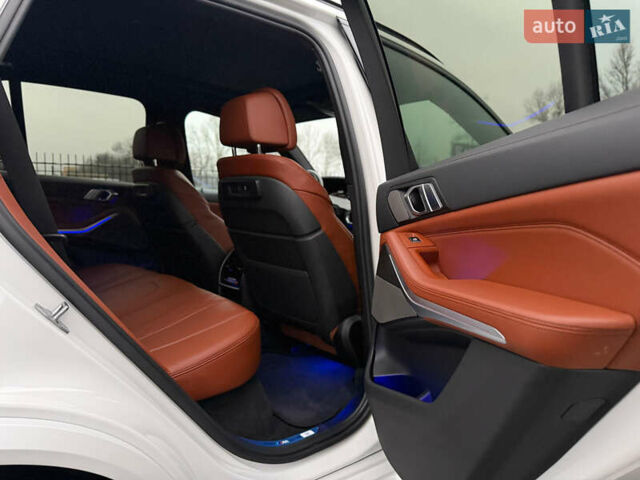 Белый БМВ Х5 М, объемом двигателя 2.99 л и пробегом 22 тыс. км за 92800 $, фото 59 на Automoto.ua