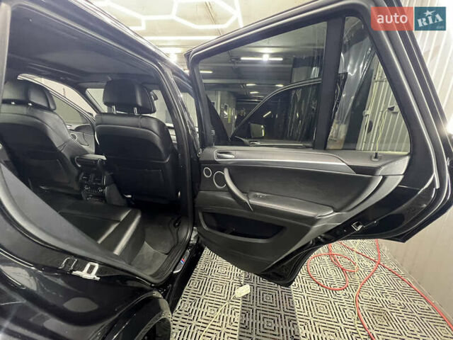 Черный БМВ Х5 М, объемом двигателя 4.39 л и пробегом 220 тыс. км за 20000 $, фото 5 на Automoto.ua