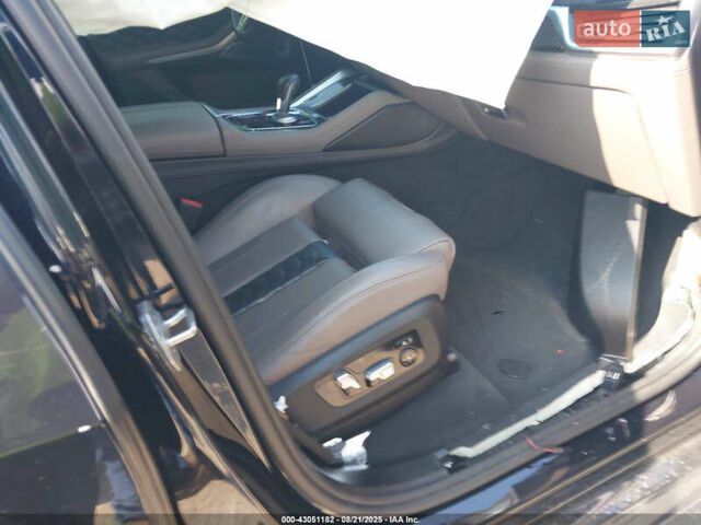 Чорний БМВ Х5 М, об'ємом двигуна 0 л та пробігом 30 тис. км за 53000 $, фото 9 на Automoto.ua