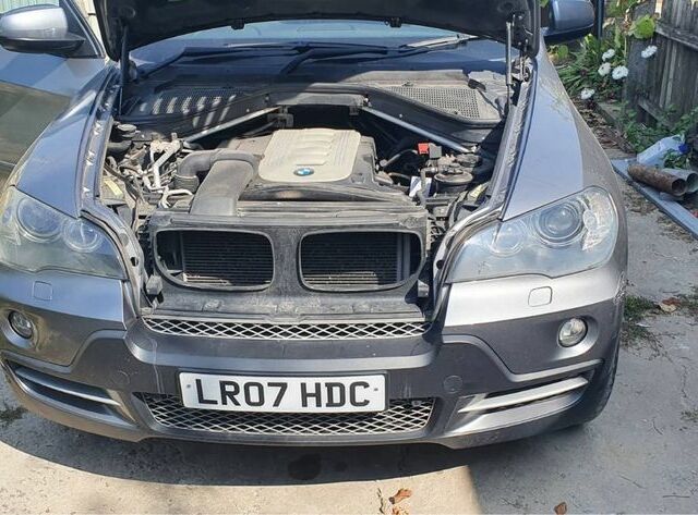 Серый БМВ Х5 М, объемом двигателя 3 л и пробегом 200 тыс. км за 9000 $, фото 2 на Automoto.ua