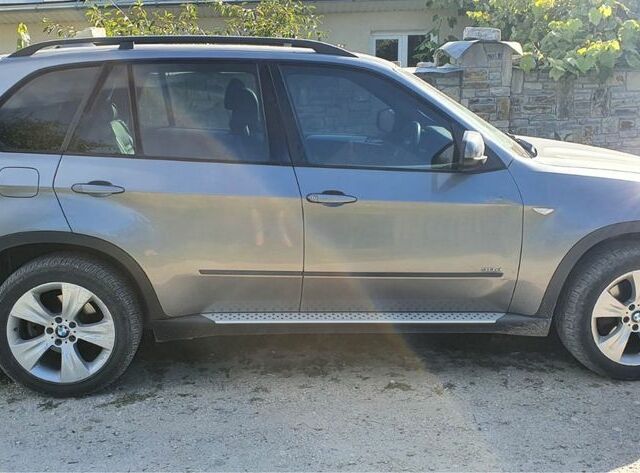 Серый БМВ Х5 М, объемом двигателя 3 л и пробегом 200 тыс. км за 9000 $, фото 3 на Automoto.ua