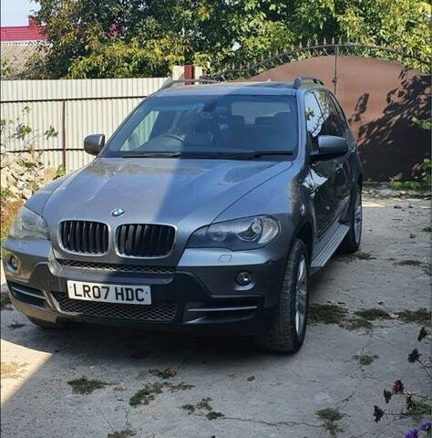 Серый БМВ Х5 М, объемом двигателя 3 л и пробегом 200 тыс. км за 9000 $, фото 1 на Automoto.ua