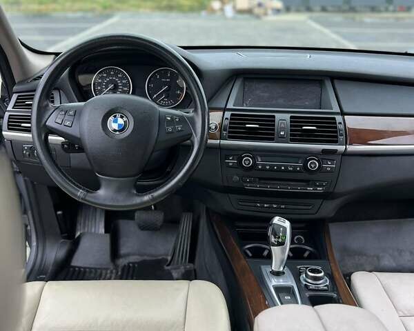 Сірий БМВ Х5 М, об'ємом двигуна 0 л та пробігом 227 тис. км за 16777 $, фото 10 на Automoto.ua