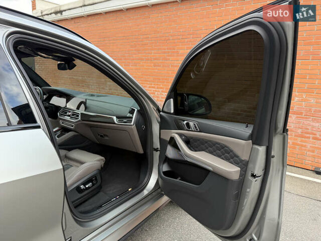 Серый БМВ Х5 М, объемом двигателя 4.39 л и пробегом 49 тыс. км за 105900 $, фото 39 на Automoto.ua