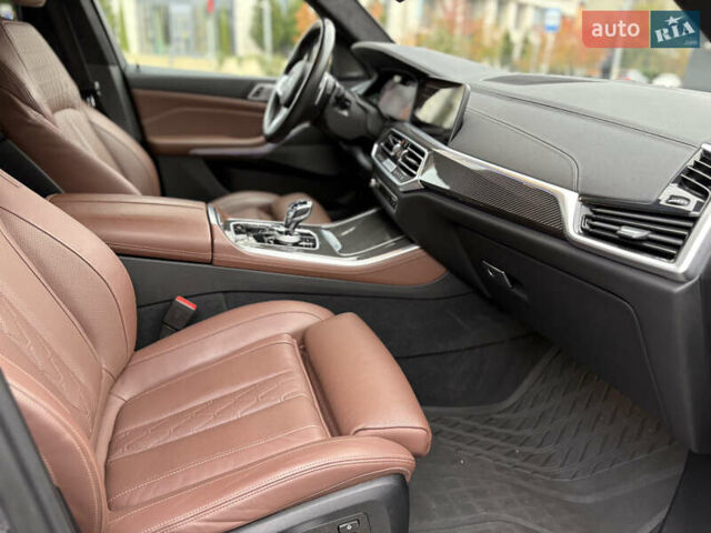 БМВ Х5 М 2023 в Киеве на Automoto.ua Серый БМВ Х5 М, объемом двигателя 2.99 л и пробегом 71 тыс. км за 83000 $, фото 16 на Automoto.ua