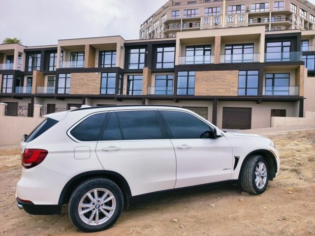 Белый БМВ Х5, объемом двигателя 3 л и пробегом 83 тыс. км за 26000 $, фото 5 на Automoto.ua