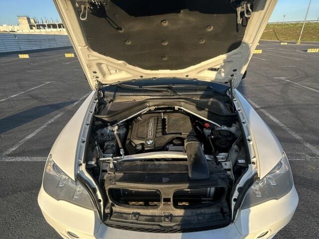 Белый БМВ Х5, объемом двигателя 3 л и пробегом 210 тыс. км за 14400 $, фото 14 на Automoto.ua