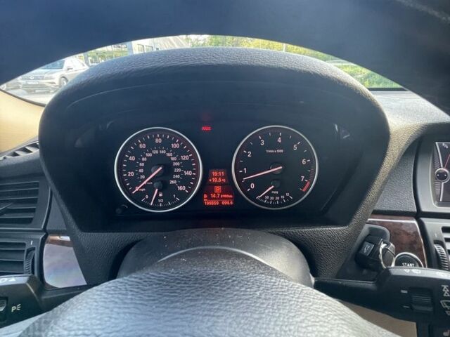 Белый БМВ Х5, объемом двигателя 3 л и пробегом 210 тыс. км за 14400 $, фото 21 на Automoto.ua