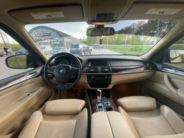 Белый БМВ Х5, объемом двигателя 3 л и пробегом 210 тыс. км за 14400 $, фото 18 на Automoto.ua