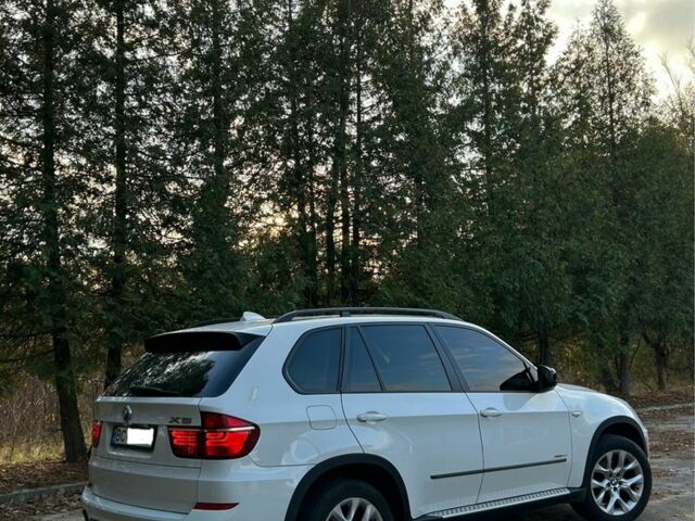 Белый БМВ Х5, объемом двигателя 3 л и пробегом 210 тыс. км за 14400 $, фото 2 на Automoto.ua