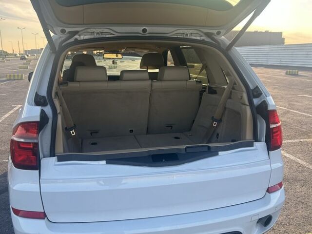 Белый БМВ Х5, объемом двигателя 3 л и пробегом 210 тыс. км за 14400 $, фото 12 на Automoto.ua