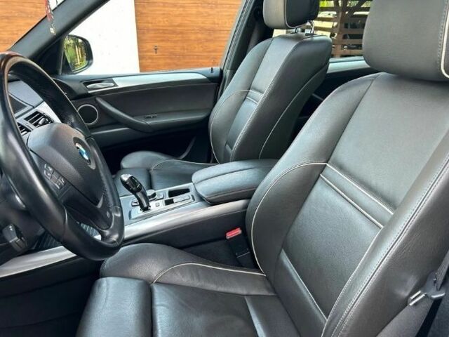 Белый БМВ Х5, объемом двигателя 3 л и пробегом 223 тыс. км за 3100 $, фото 7 на Automoto.ua