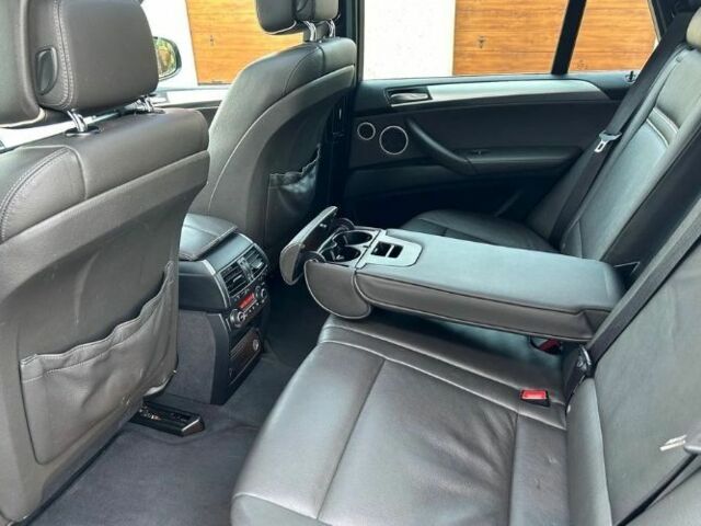 Белый БМВ Х5, объемом двигателя 3 л и пробегом 223 тыс. км за 3100 $, фото 6 на Automoto.ua