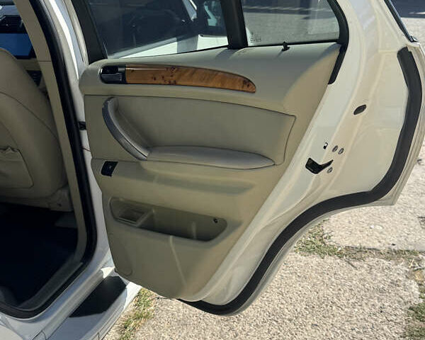 Білий БМВ Х5, об'ємом двигуна 2.98 л та пробігом 377 тис. км за 8300 $, фото 9 на Automoto.ua