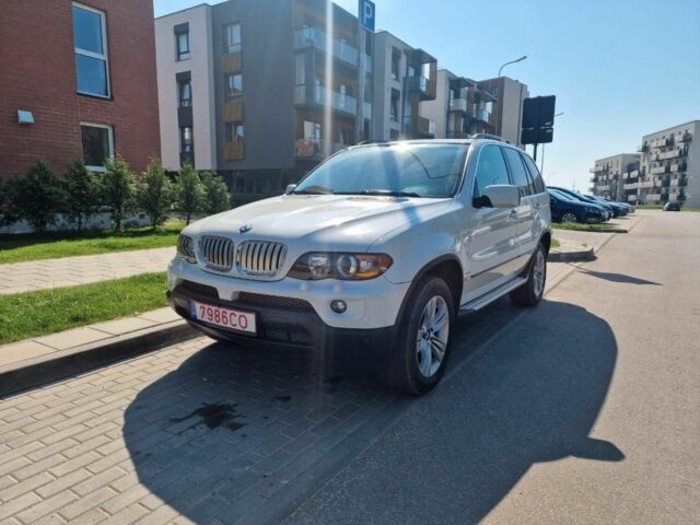 Белый БМВ Х5, объемом двигателя 3 л и пробегом 230 тыс. км за 2835 $, фото 1 на Automoto.ua