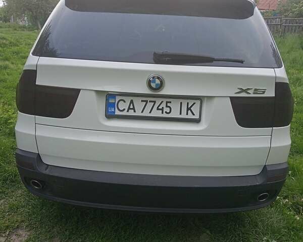 Белый БМВ Х5, объемом двигателя 3 л и пробегом 226 тыс. км за 12000 $, фото 2 на Automoto.ua