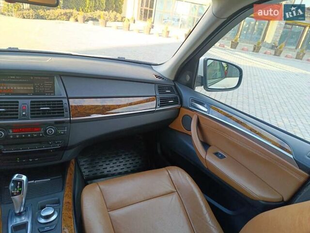 Белый БМВ Х5, объемом двигателя 3 л и пробегом 314 тыс. км за 17800 $, фото 42 на Automoto.ua