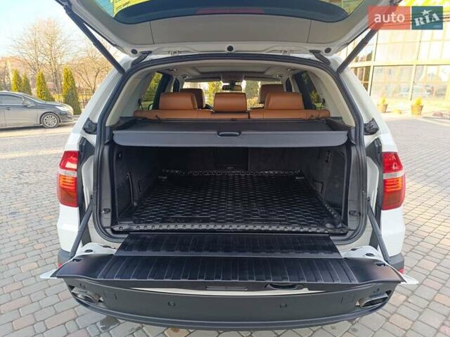 Белый БМВ Х5, объемом двигателя 3 л и пробегом 314 тыс. км за 17800 $, фото 56 на Automoto.ua