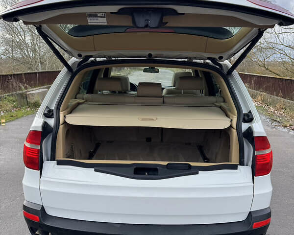 БМВ Х5 2007 в Ровно на Automoto.ua Белый БМВ Х5, объемом двигателя 3 л и пробегом 288 тыс. км за 8999 $, фото 17 на Automoto.ua