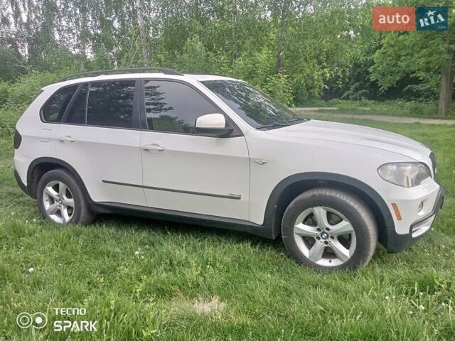 Белый БМВ Х5, объемом двигателя 3 л и пробегом 226 тыс. км за 12000 $, фото 1 на Automoto.ua