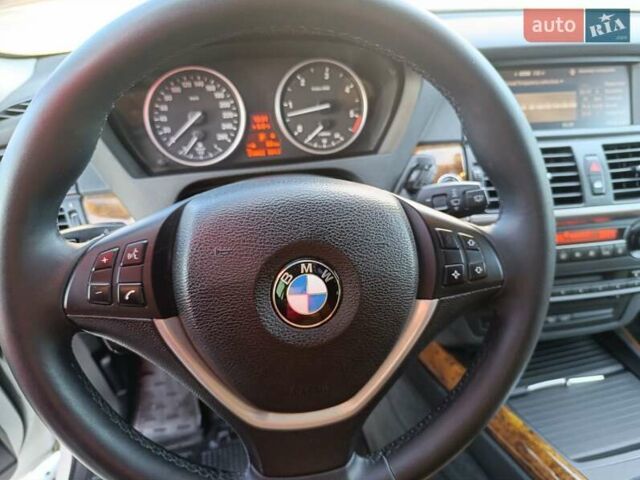 Белый БМВ Х5, объемом двигателя 3 л и пробегом 314 тыс. км за 17800 $, фото 44 на Automoto.ua