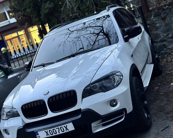 Білий БМВ Х5, об'ємом двигуна 2.99 л та пробігом 307 тис. км за 15000 $, фото 1 на Automoto.ua