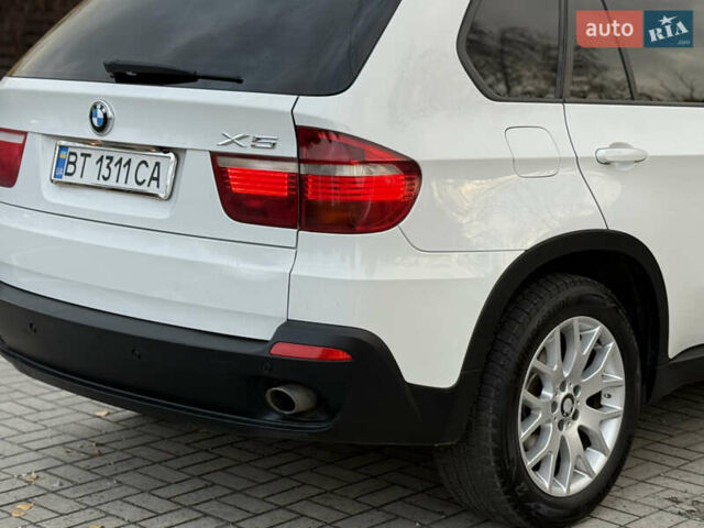 Белый БМВ Х5, объемом двигателя 3 л и пробегом 285 тыс. км за 10800 $, фото 6 на Automoto.ua