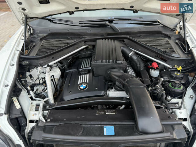 Белый БМВ Х5, объемом двигателя 3 л и пробегом 285 тыс. км за 10800 $, фото 11 на Automoto.ua