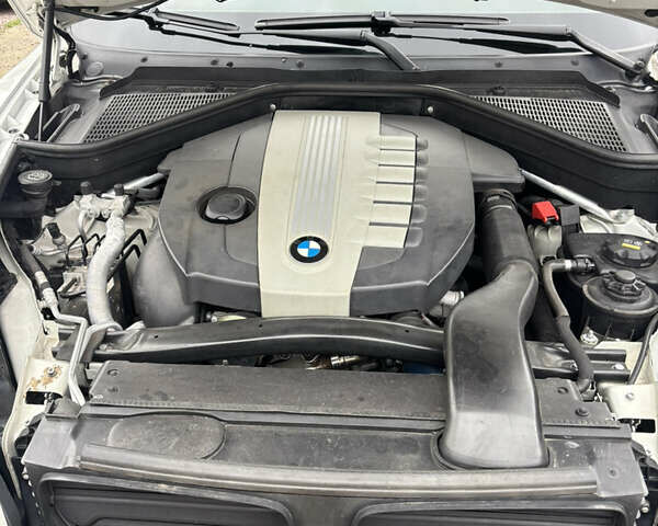 Белый БМВ Х5, объемом двигателя 2.99 л и пробегом 314 тыс. км за 14300 $, фото 40 на Automoto.ua