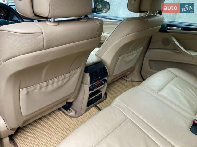 Белый БМВ Х5, объемом двигателя 3 л и пробегом 315 тыс. км за 12800 $, фото 23 на Automoto.ua