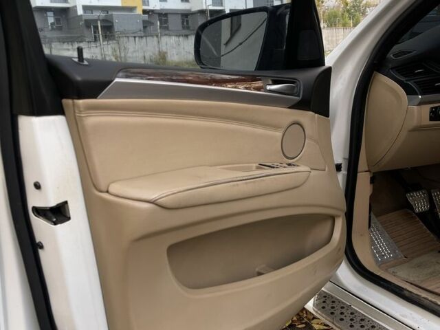 Белый БМВ Х5, объемом двигателя 4.8 л и пробегом 231 тыс. км за 9300 $, фото 22 на Automoto.ua