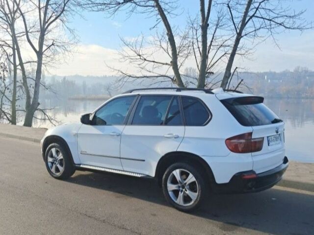 Белый БМВ Х5, объемом двигателя 3 л и пробегом 320 тыс. км за 10000 $, фото 3 на Automoto.ua