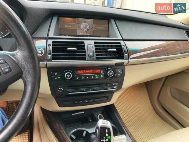 Белый БМВ Х5, объемом двигателя 3 л и пробегом 315 тыс. км за 11500 $, фото 18 на Automoto.ua