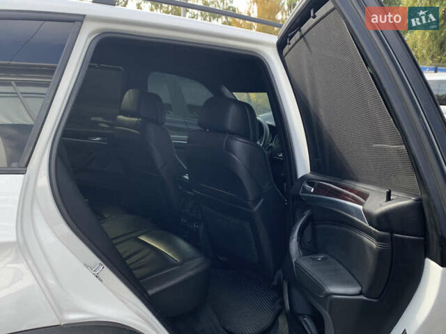 Белый БМВ Х5, объемом двигателя 4.8 л и пробегом 269 тыс. км за 10999 $, фото 19 на Automoto.ua