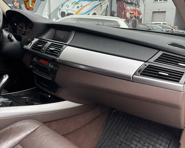 Белый БМВ Х5, объемом двигателя 2.99 л и пробегом 314 тыс. км за 14300 $, фото 58 на Automoto.ua