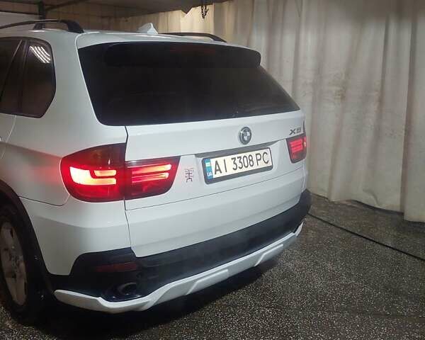 Белый БМВ Х5, объемом двигателя 3 л и пробегом 328 тыс. км за 12500 $, фото 5 на Automoto.ua