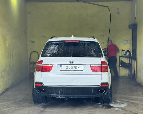 Білий БМВ Х5, об'ємом двигуна 2.99 л та пробігом 307 тис. км за 15000 $, фото 7 на Automoto.ua